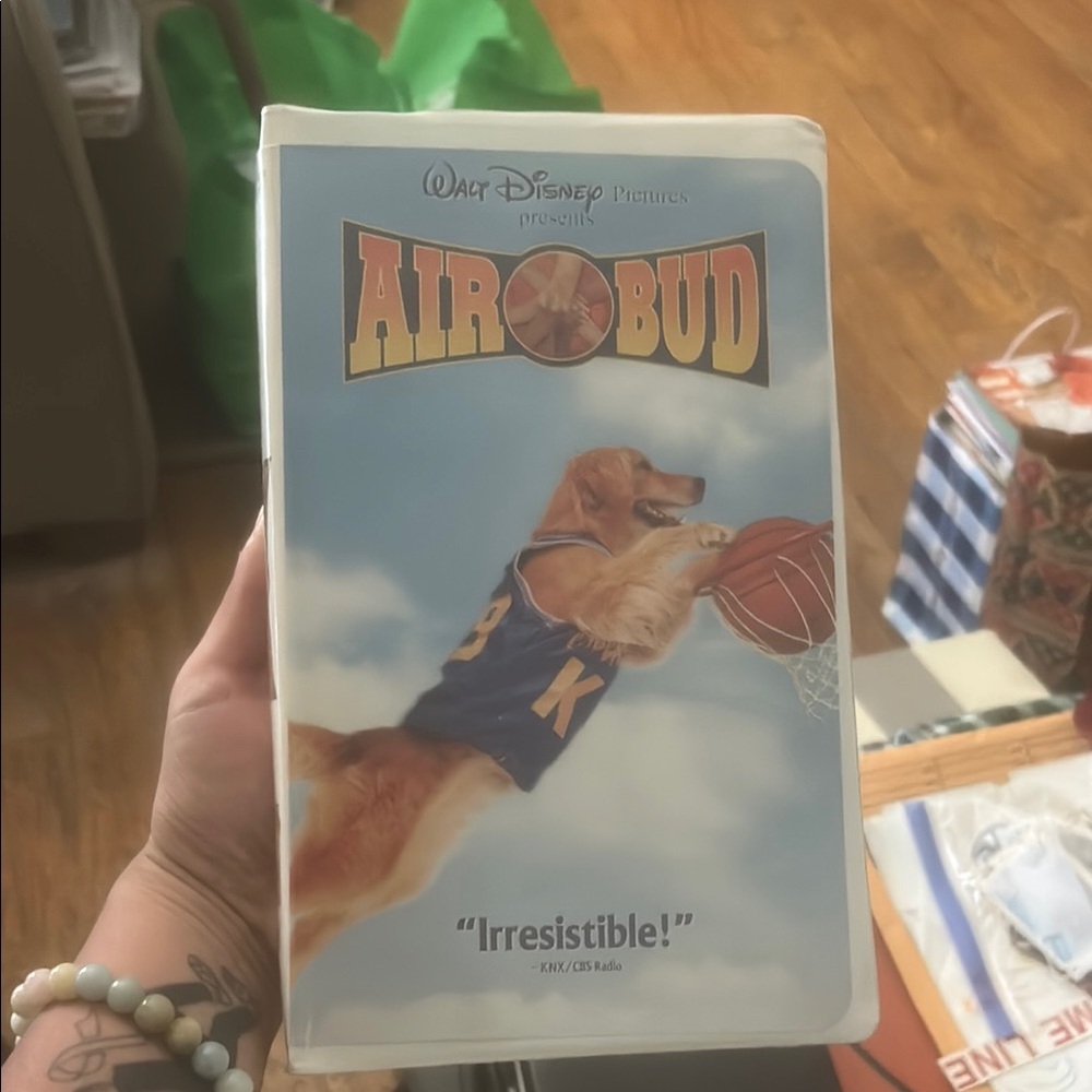 Disney Air Bud VHS - Blue and Gold